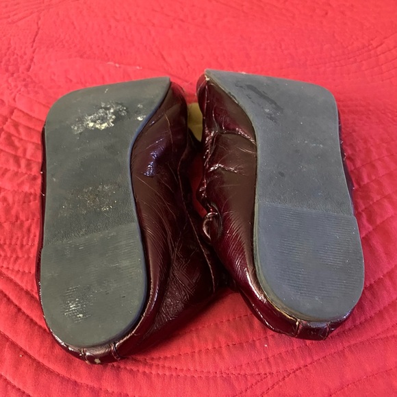 Burgundy Flats - Picture 5 of 5